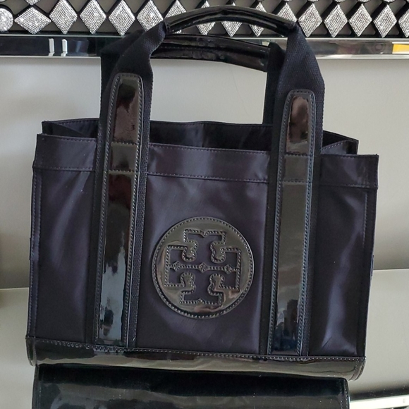 Tory Burch Handbags - Tory Burch black tote bag